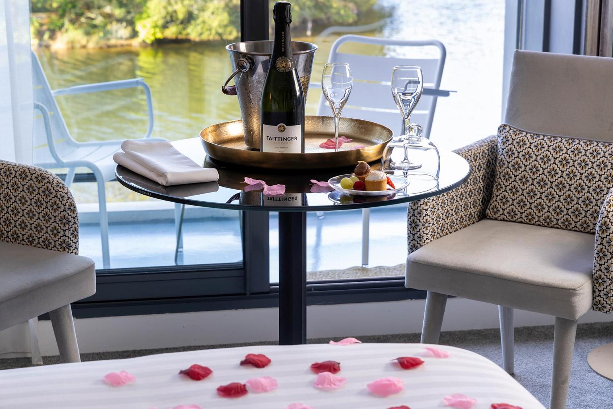 Best Western Plus Hotel Les Rives Du Ter Лармор-Плаж Экстерьер фото